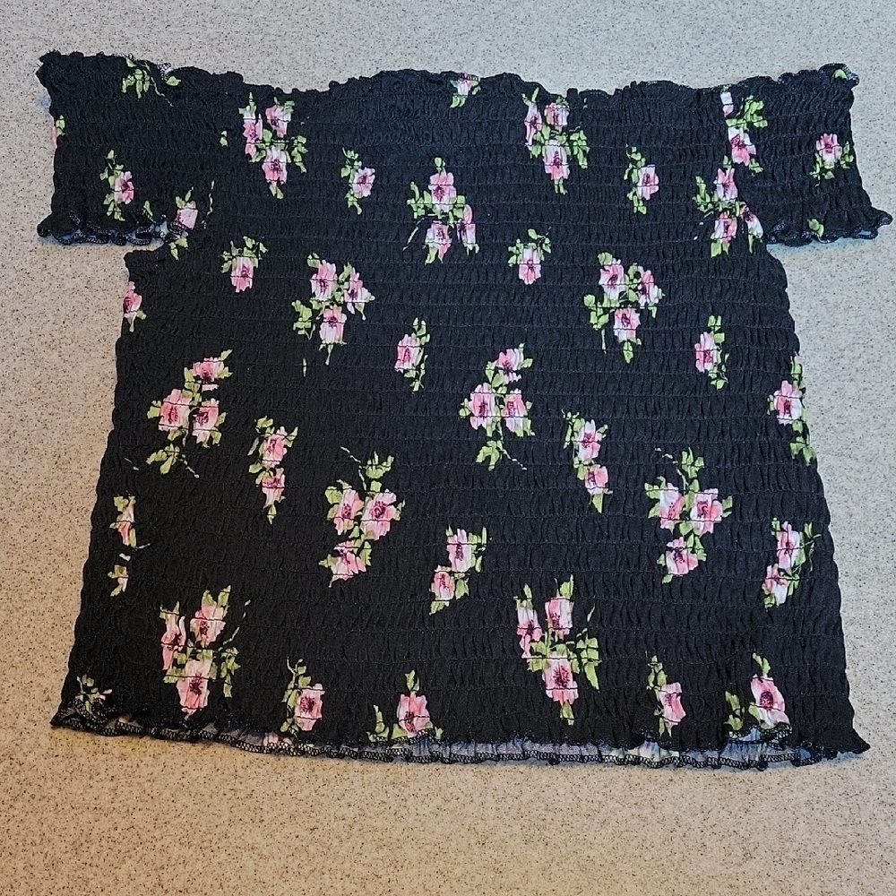 Eye Candy Black Smocked Stetch Short Sleeve Floral Off The Shoulder Top Size 1X